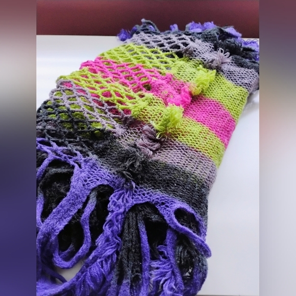 Multicolor Long Unique Crochet Knit Striped Fringe Scarf 🧣 - Picture 4 of 8
